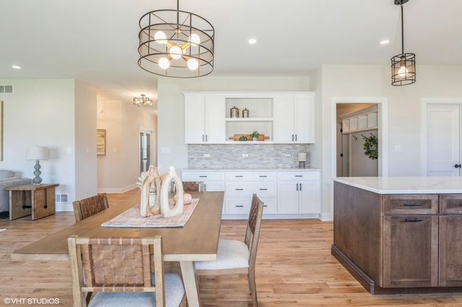 10_13452LakesideAve_2_DiningRoom_MRED_20 | Image 10