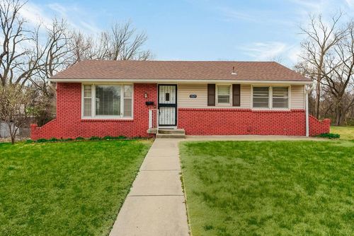 7927 Greeley Ave, Kansas City, KS, 66109-2244 | Card Image
