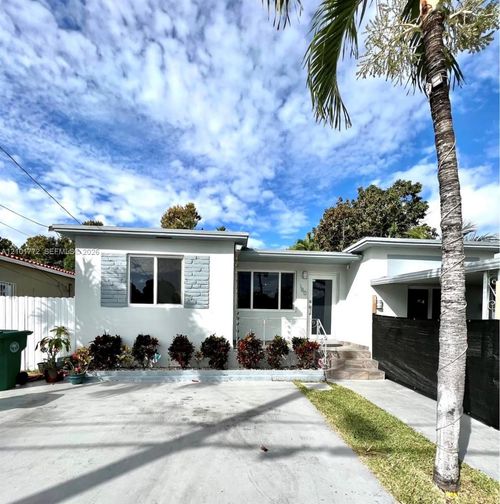 1-180 Nw 32nd Pl, Miami, FL, 33125-4917 | Card Image