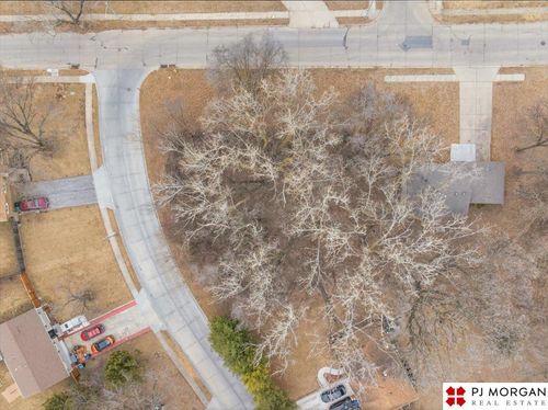 7166 N 51st Street, Omaha, NE, 68152 | Card Image