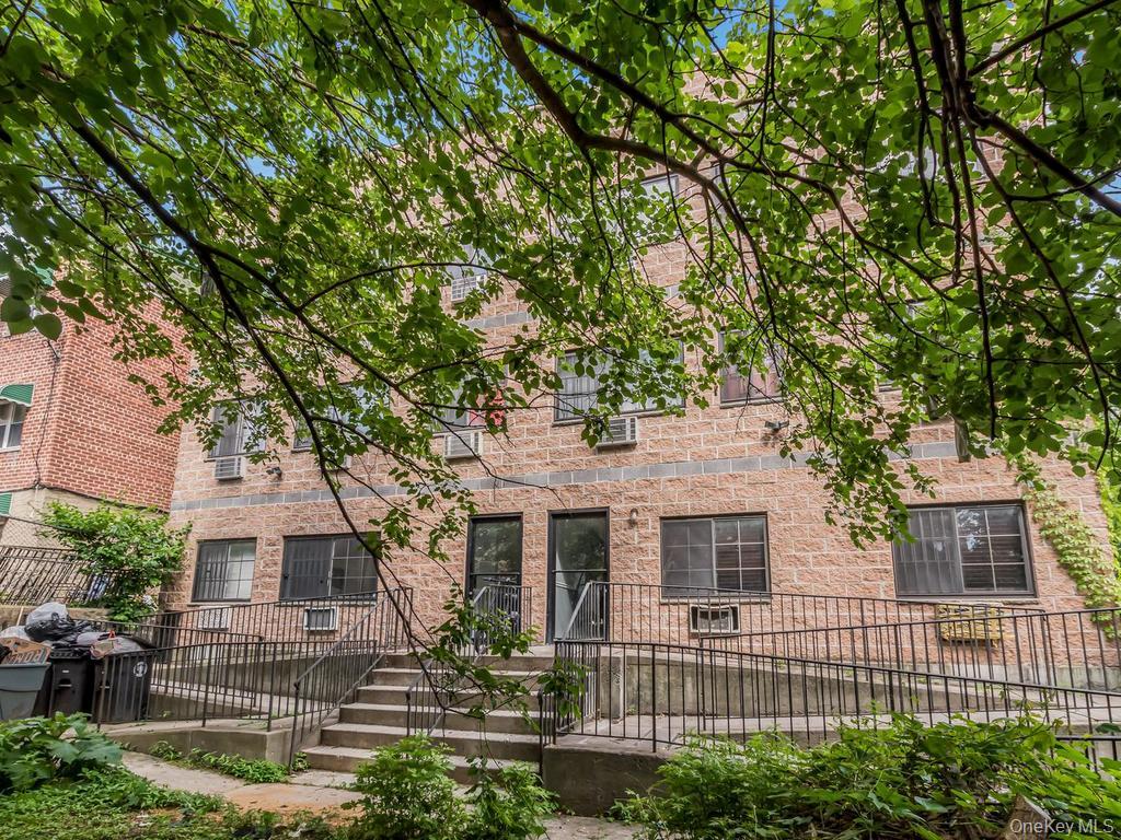 Commercial Sale in New York 3