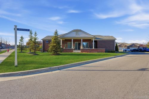 49087 Shannon Ct, Macomb, MI, 48042-4863 | Card Image