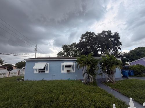 0-16000 Nw 17th Ct, Miami Gardens, FL, 33054-2126 | Card Image
