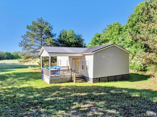 438 Boxwood Shores Dr, Boydton, VA, 23917-4143 | Card Image