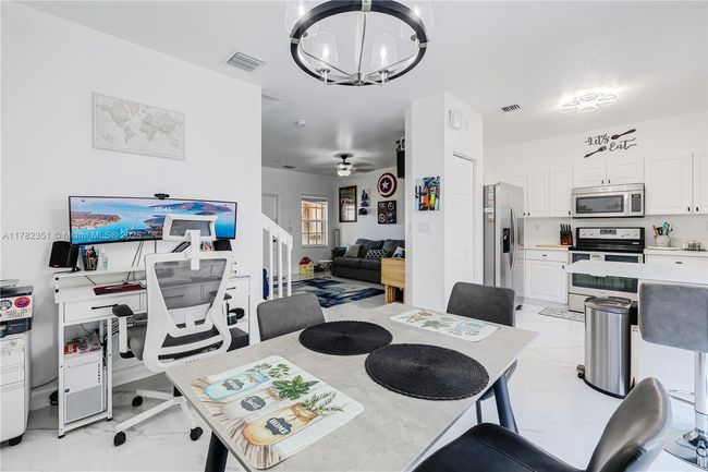 9369 Sw 221 St St, Townhouse with 2 bedrooms, 3 bathrooms and null parking in Cutler Bay FL | Image 18