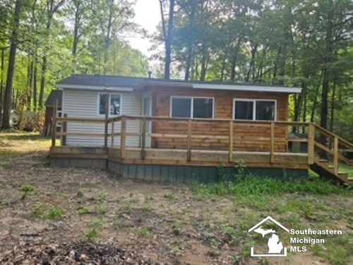 5374 Ferndale St, Harrison, MI, 48625-9627 | Card Image