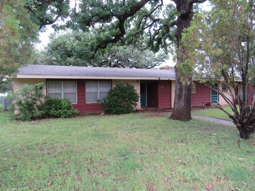 110 W Lakecrest Dr, Bluffton, TX, 78607-3016 | Card Image