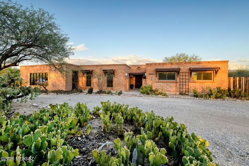 3520 N Melpomene Way, Tucson, AZ, 85749-9745 | Card Image