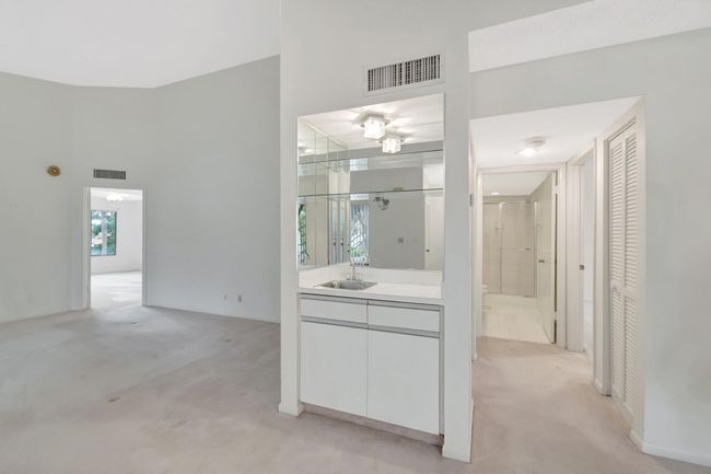 APT-1005 - 7509 Glendevon Ln, Condo with 2 bedrooms, 2 bathrooms and null parking in Delray Beach FL | Image 16