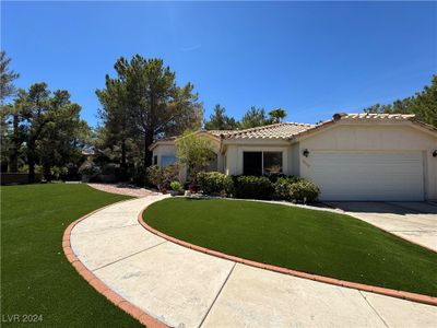 9029 Rivers Edge Drive, House other with 2 bedrooms, 2 bathrooms and null parking in Las Vegas NV | Image 2