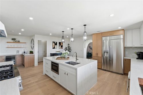 2532 Vista Dr, Upland, CA, 91784-1148 | Card Image