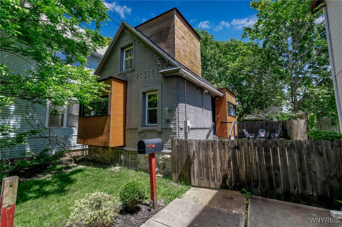 Howell St, Buffalo, NY 14207