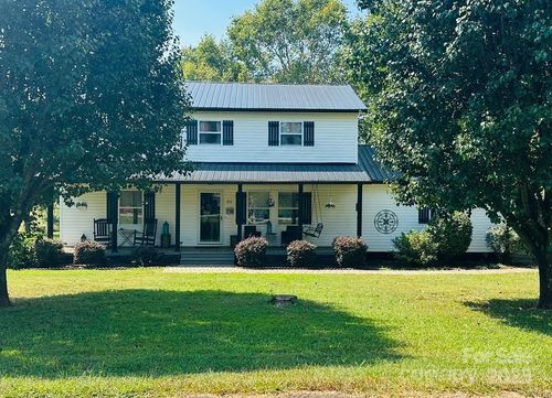 718 Double Springs Rd, Townville, SC, 29689-4308 | Card Image