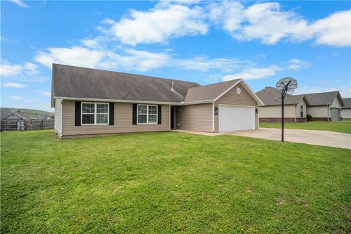 1461 General Parson Dr, Prairie Grove, AR, 72753-8035 | Card Image