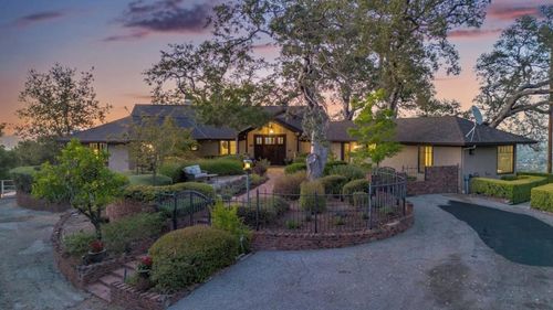 14942 Larga Vista Dr, Los Gatos, CA, 95032-4918 | Card Image