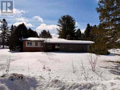 376 Sabourin Rd, Sturgeon Falls, ON, P2B2P6 | Card Image