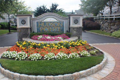 303 Bridgeview Dr, Poughkeepsie, NY, 12601-3934 | Card Image