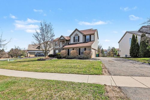 13805 Pond Bluff Dr, Belleville, MI, 48111-7302 | Card Image