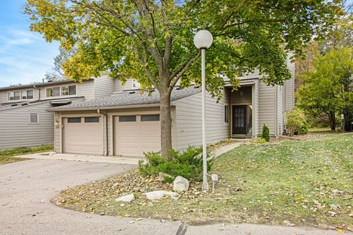 3131 Lake Haven Dr, Ann Arbor, MI, 48105-2503 | Card Image