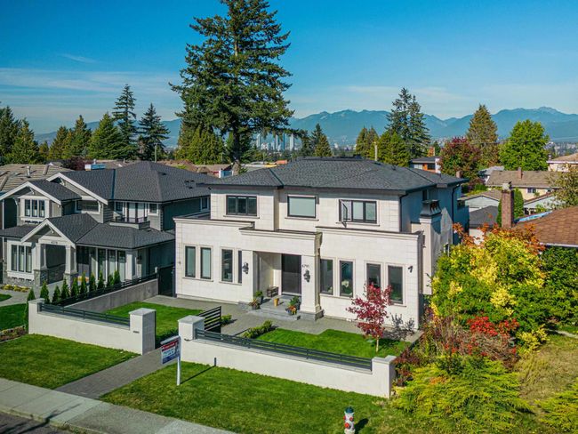 6791 Bryant Street, House other with 6 bedrooms, 8 bathrooms and 5 parking in Burnaby BC | Image 5
