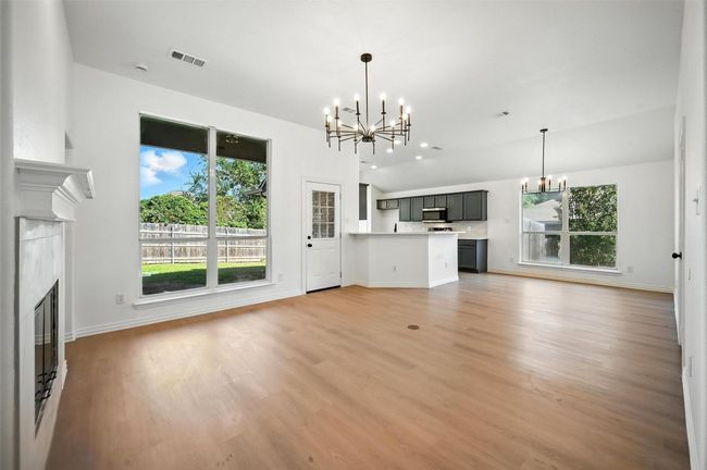 713 Madeline Ct, House other with 3 bedrooms, 2 bathrooms and null parking in Azle TX | Image 4
