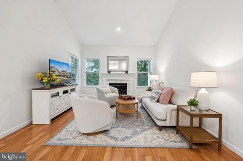apt-305-13085 Autumn Woods Way, FAIRFAX, VA, 22033-5166 | Card Image