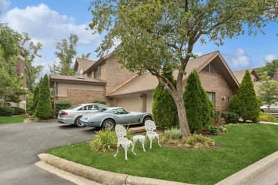 1210 Hawthorne Lane, Townhouse with 4 bedrooms, 4 bathrooms and 3 parking in Hinsdale IL | Image 2