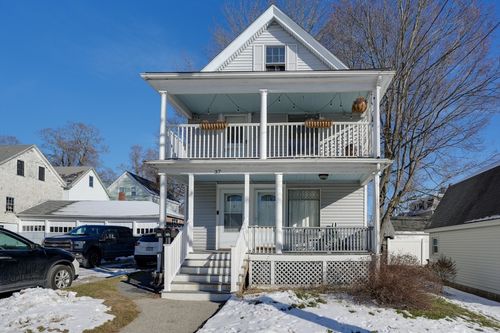 37 Powow St, Amesbury, MA, 01913-1623 | Card Image