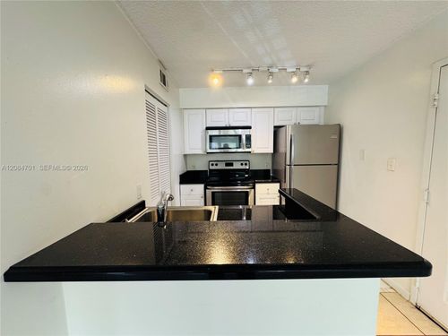 29-3-630 S Park Rd, Hollywood, FL, 33021-8703 | Card Image