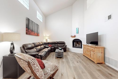 7312 Bobwhite Ln Ne, Albuquerque, NM, 87109-6024 | Card Image