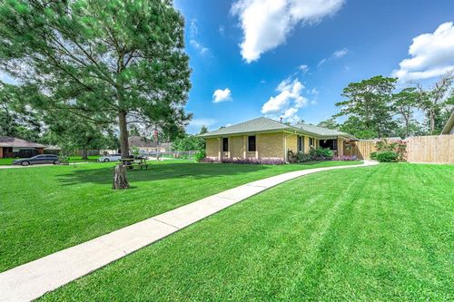 1711 Willow Oaks Cir, Dickinson, TX, 77539-4669 | Card Image