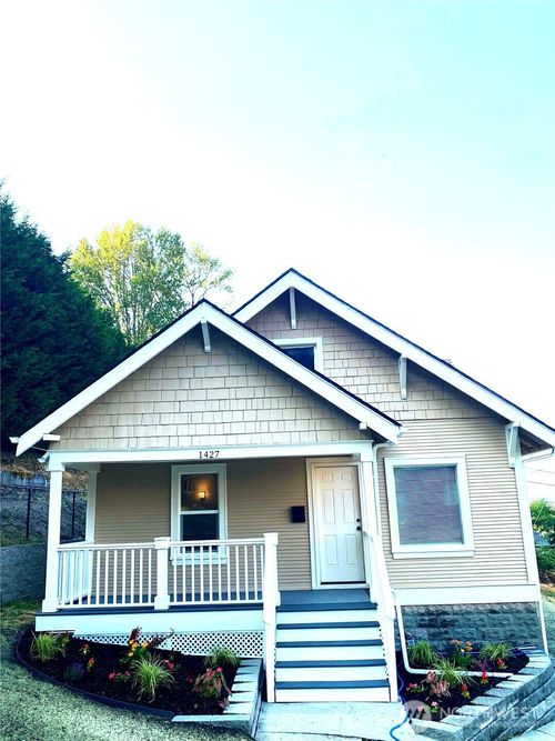 1427 E Fairbanks Street, Tacoma, WA, 98404 | Card Image