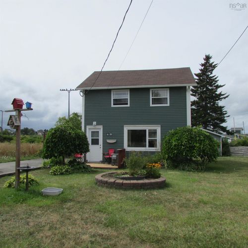 40 Crescent St, Sydney Mines, NS, B1V2P3 | Card Image