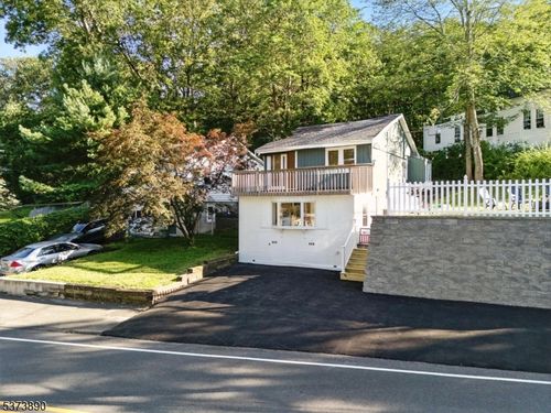 218 Maxim Dr, Hopatcong, NJ, 07843-1944 | Card Image