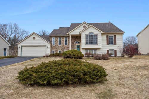 12715 Dorchester Trl, Apple Valley, MN, 55124-8636 | Card Image