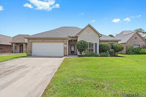 26222 Avoyelles Ave, Denham Springs, LA, 70726-6955 | Card Image