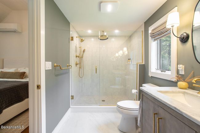 Primary en suite bathroom | Image 24