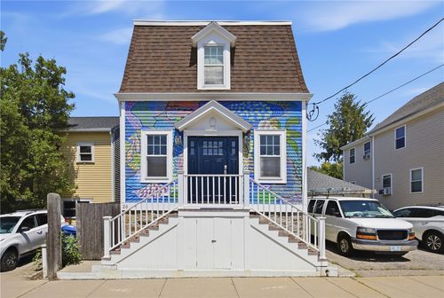 26 Bacheller St, Newport, RI, 02840-4037 | Card Image