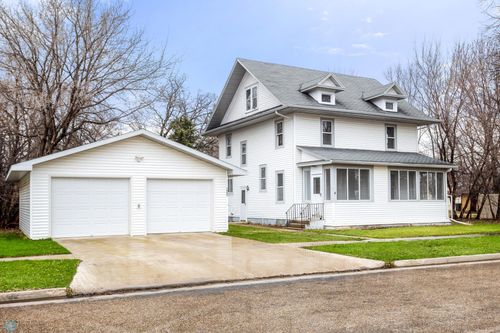 1005 Lenham Ave Se, Cooperstown, ND, 58425-7703 | Card Image