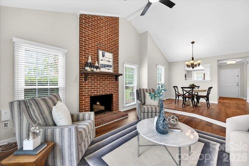 9227 N Vicksburg Park Ct, Charlotte, NC, 28210-7637 | Card Image