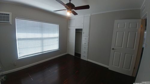223 Brettonwood Dr, San Antonio, TX, 78218-4207 | Card Image