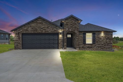 924 Tracy Ln, Mount Vernon, MO, 65712-9590 | Card Image