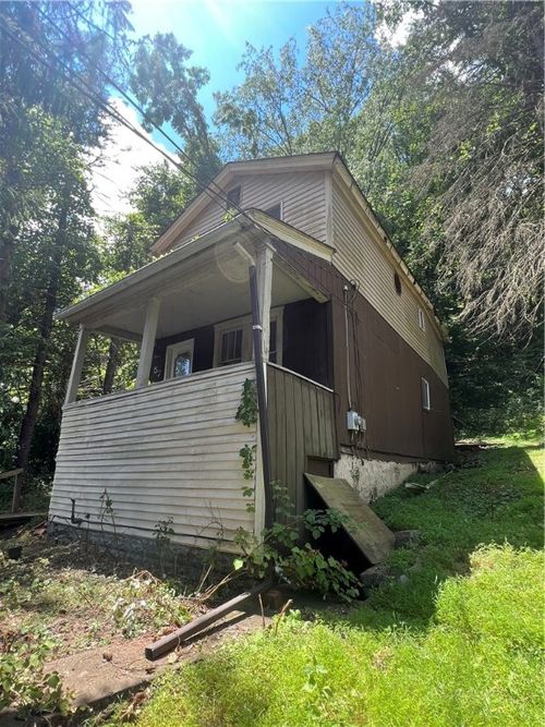 57 Lower Rd, Pittsburgh, PA, 15215-1310 | Card Image