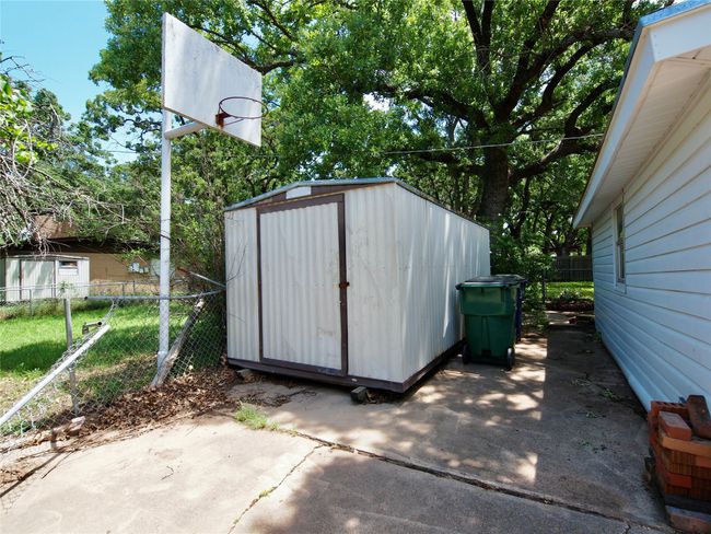 1431 Brazos St, House other with 4 bedrooms, 2 bathrooms and null parking in Graham TX | Image 36