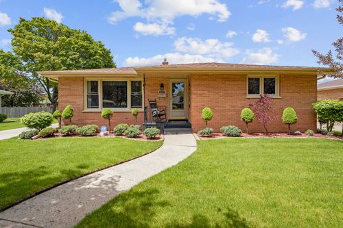 2138 23rd Ave, Kenosha, WI, 53140-1714 | Card Image