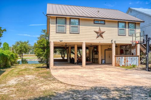 914 Pebble Beach Dr Nw, Lakehills, TX, 78063-6407 | Card Image