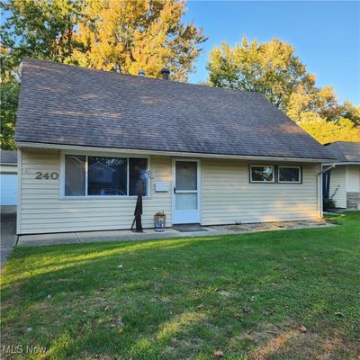 View of front facade with a front yard | Image 1