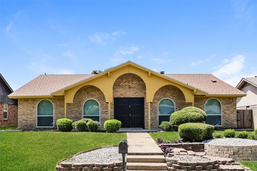 1816 Christopher Dr, Fort Worth, TX, 76140-5106 | Card Image