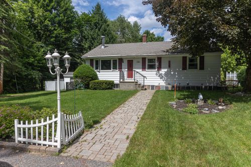 136 Grove Street, Lewiston, ME, 04240 | Card Image