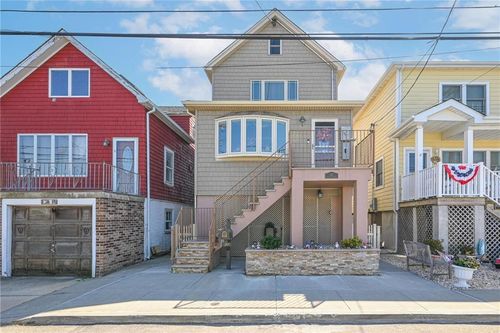 20 W 18th Rd, Broad Channel, NY, 11693-1210 | Card Image
